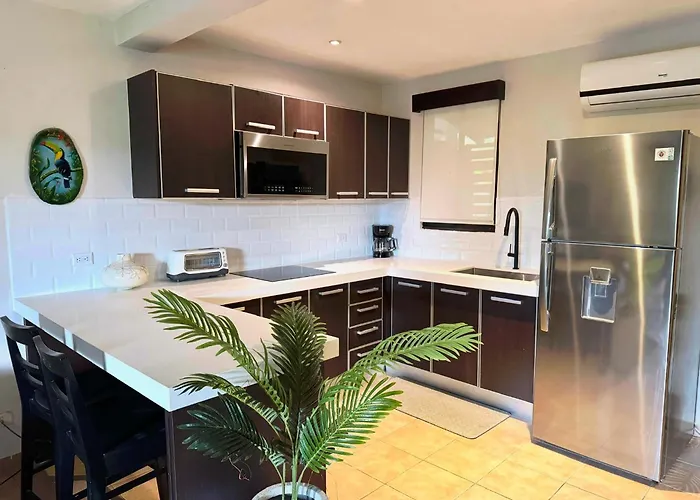 Stylish & Comfortable With Balconies Сasa de vacaciones *
